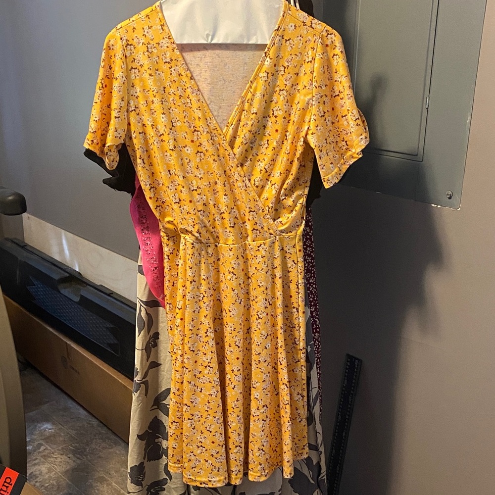 Sunny Floral Dress small